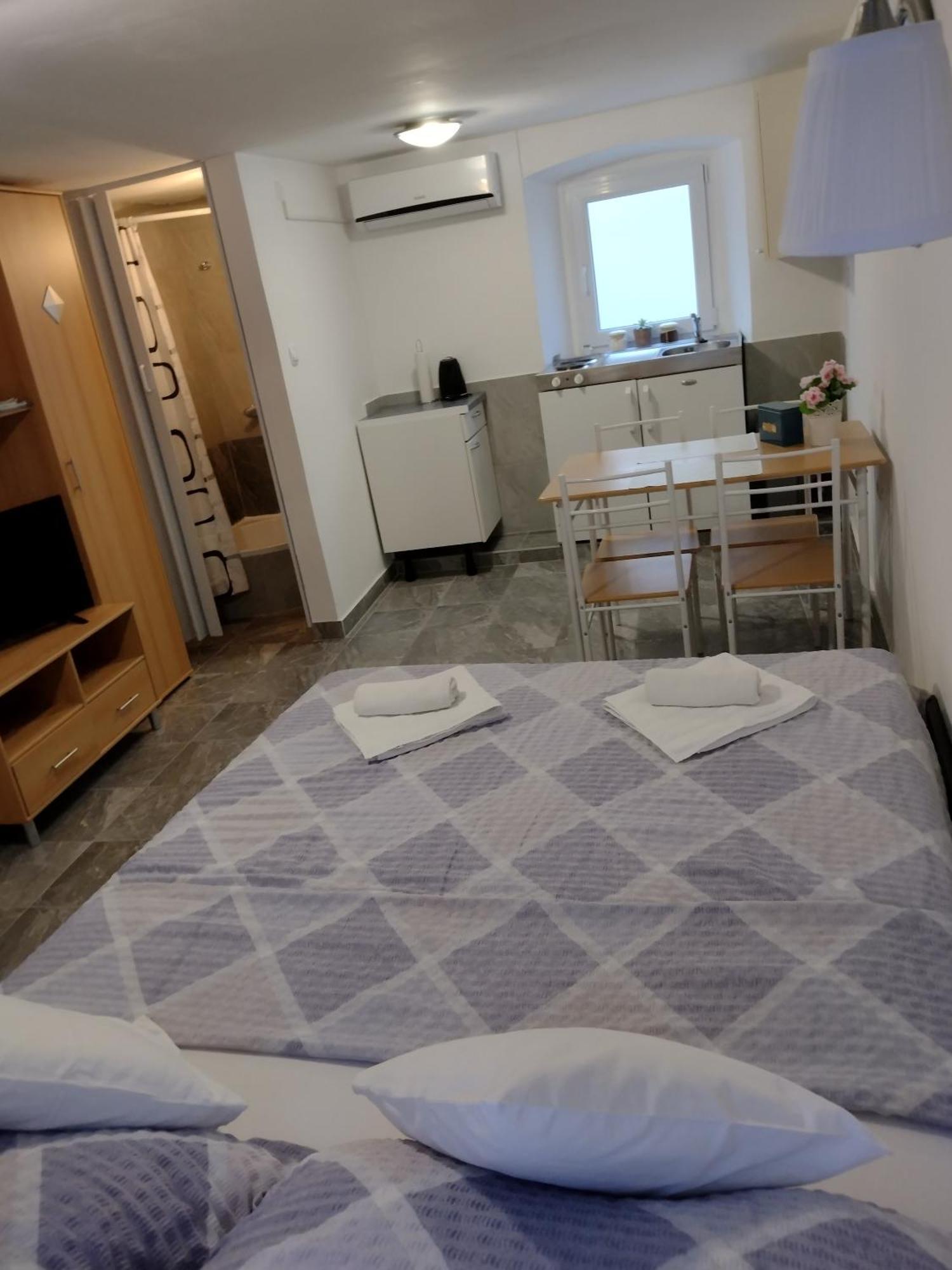 Apartment Angelove เซนญ์ ภายนอก รูปภาพ